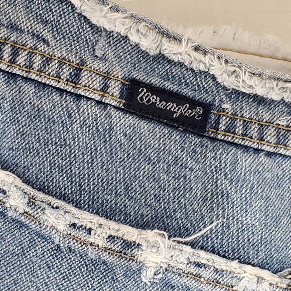 Wrangler Raw Edge Cut Off 5 Button Distressed Light Wash Cotton Jean Shorts 11 - Picture 7 of 10